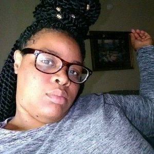 Meet your Posher, Nikki